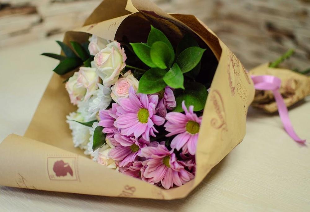 Букет цветов из: Розы и Хризантемы в Нижний Кисляй