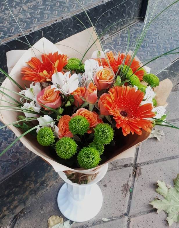 Букет цветов из: Герберы, Хризантемы, Альстромерии и Розы в Нижний Кисляй