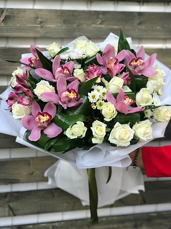 Букет цветов из: Розы и Хризантемы в Нижний Кисляй