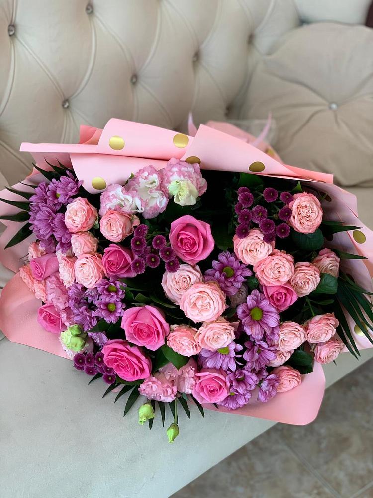 Букет цветов из: Хризантемы, Розы и Лизиантусы в Нижний Кисляй