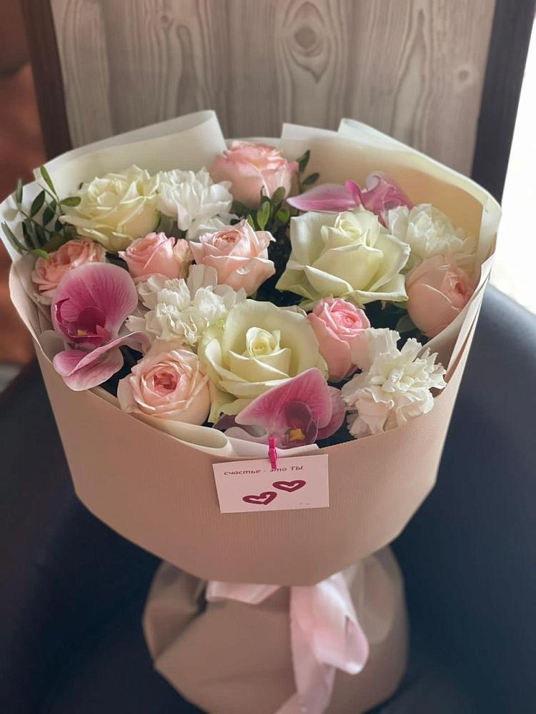 Букет цветов из: Орхидеи, Розы и Гвоздики в Нижний Кисляй