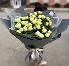 Букет Белые кустовые розы Солинеро в Нижний Кисляй