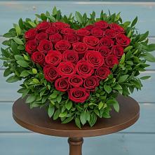 Цветочная композиция из Розы в виде сердца в Нижний Кисляй