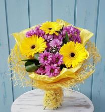 Букет цветов из:  Хризантемы и Герберы в Нижний Кисляй