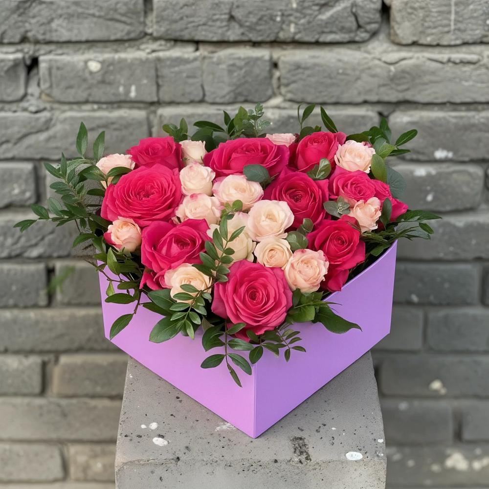 Цветочная композиция из Розы в коробке в Нижний Кисляй