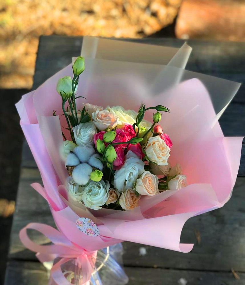 Букет цветов из: Розы и Лизиантусы в Нижний Кисляй