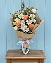 Букет цветов из:  Альстромерии, Лизиантусы, Розы и Хризантемы в Нижний Кисляй