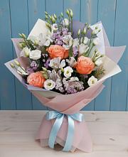 Букет цветов из:  Лизиантусы, Розы, Альстромерии и Гипсофила в Нижний Кисляй