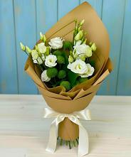 Букет цветов из:  Хризантемы и Лизиантусы в Нижний Кисляй