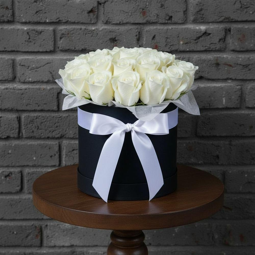 Цветочная композиция из Розы в шляпной коробке в Нижний Кисляй