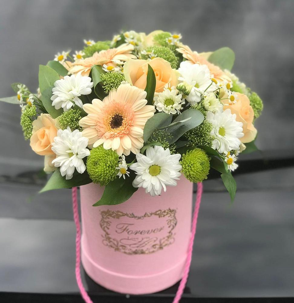 Цветочная композиция из Розы, Герберы и Хризантемы в шляпной коробке в Нижний Кисляй