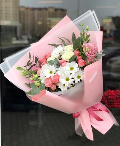 Букет цветов из: Розы, Лизиантусы и Хризантемы в Нижний Кисляй