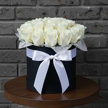 Цветочная композиция из Розы в шляпной коробке в Нижний Кисляй