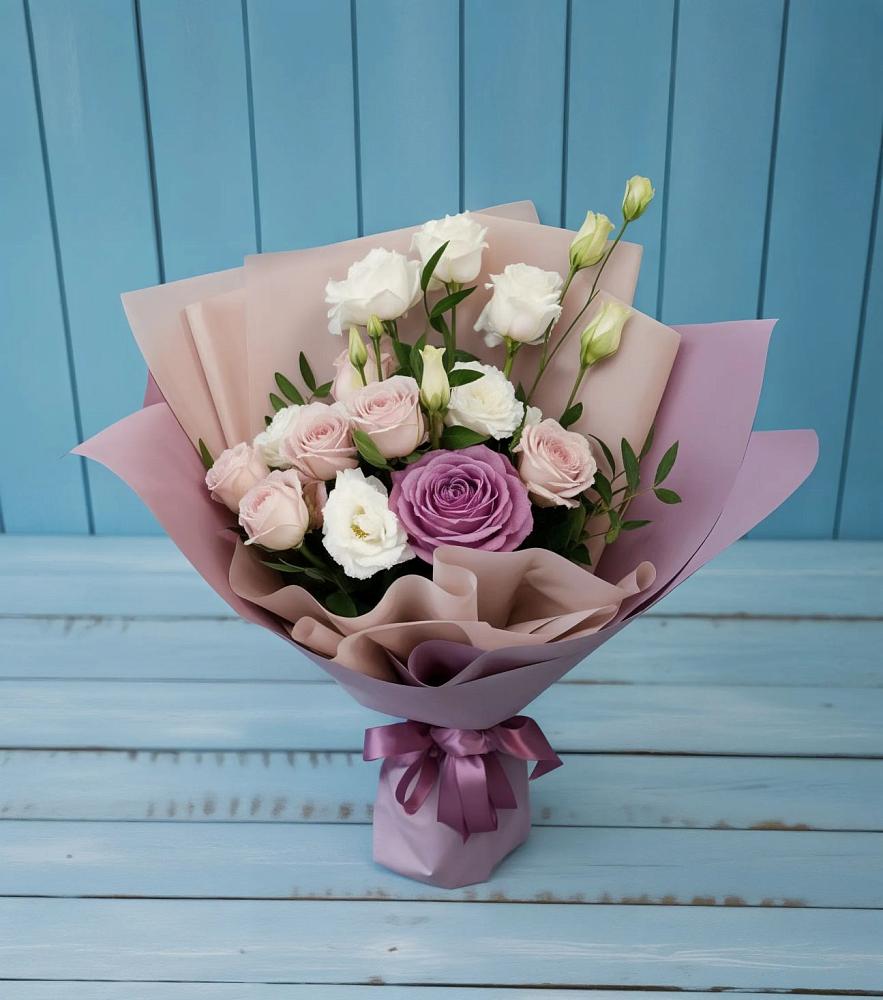 Букет цветов из: Розы и Лизиантусы в Нижний Кисляй